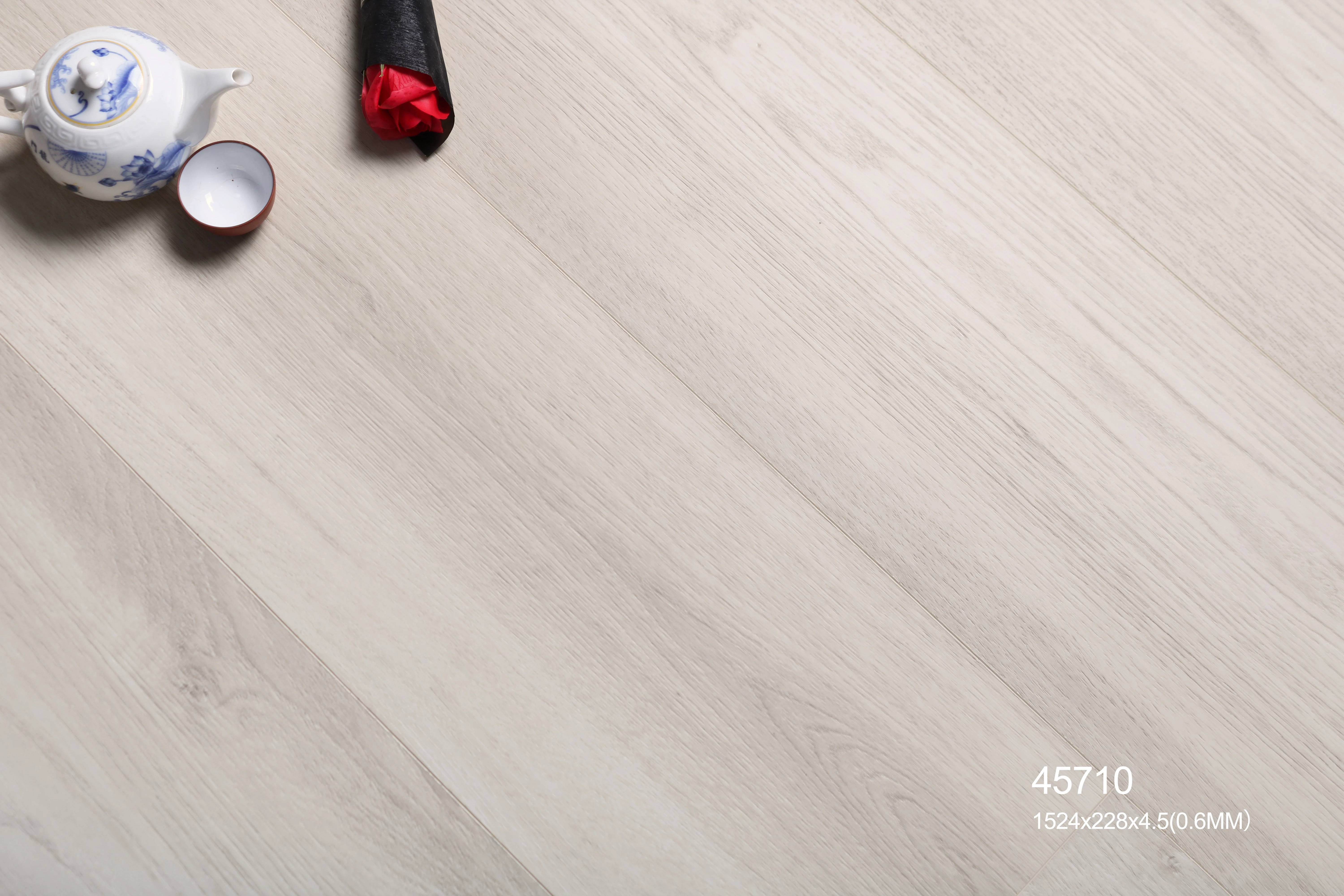 Плитка AQUAMAX Sander 45710 Дуб Акменс