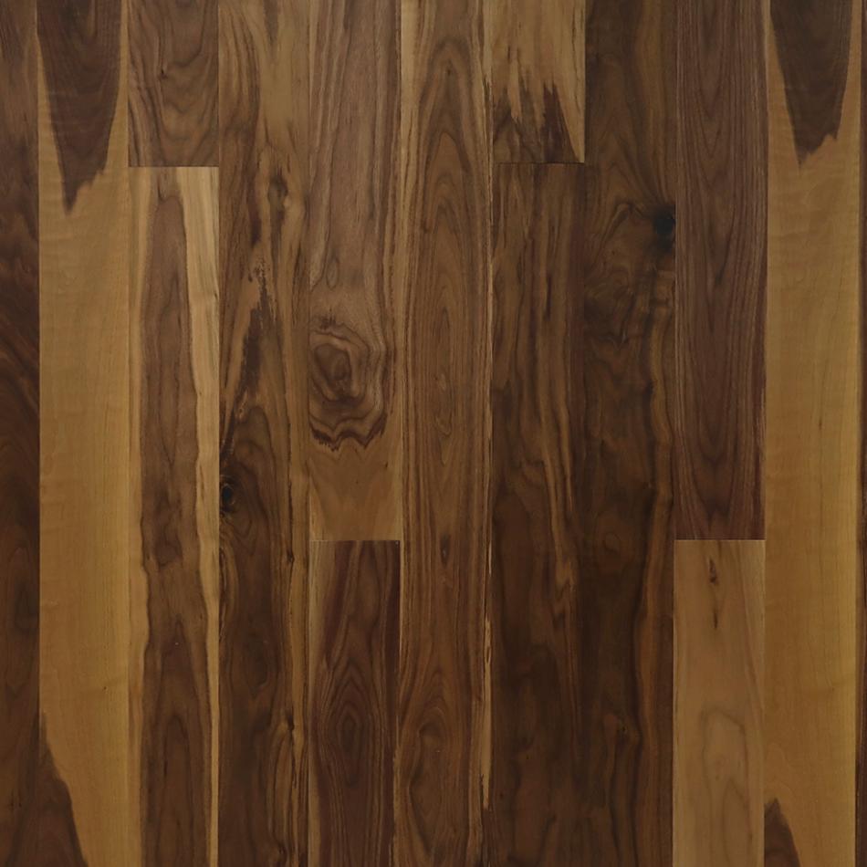 Паркетная доска Карелия ОРЕХ STORY 138х1800 COUNTRY LACQUERED